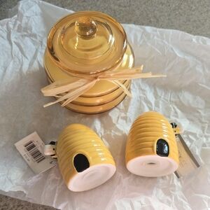 Bee Hive Candle With Salt & Pepper Shakers